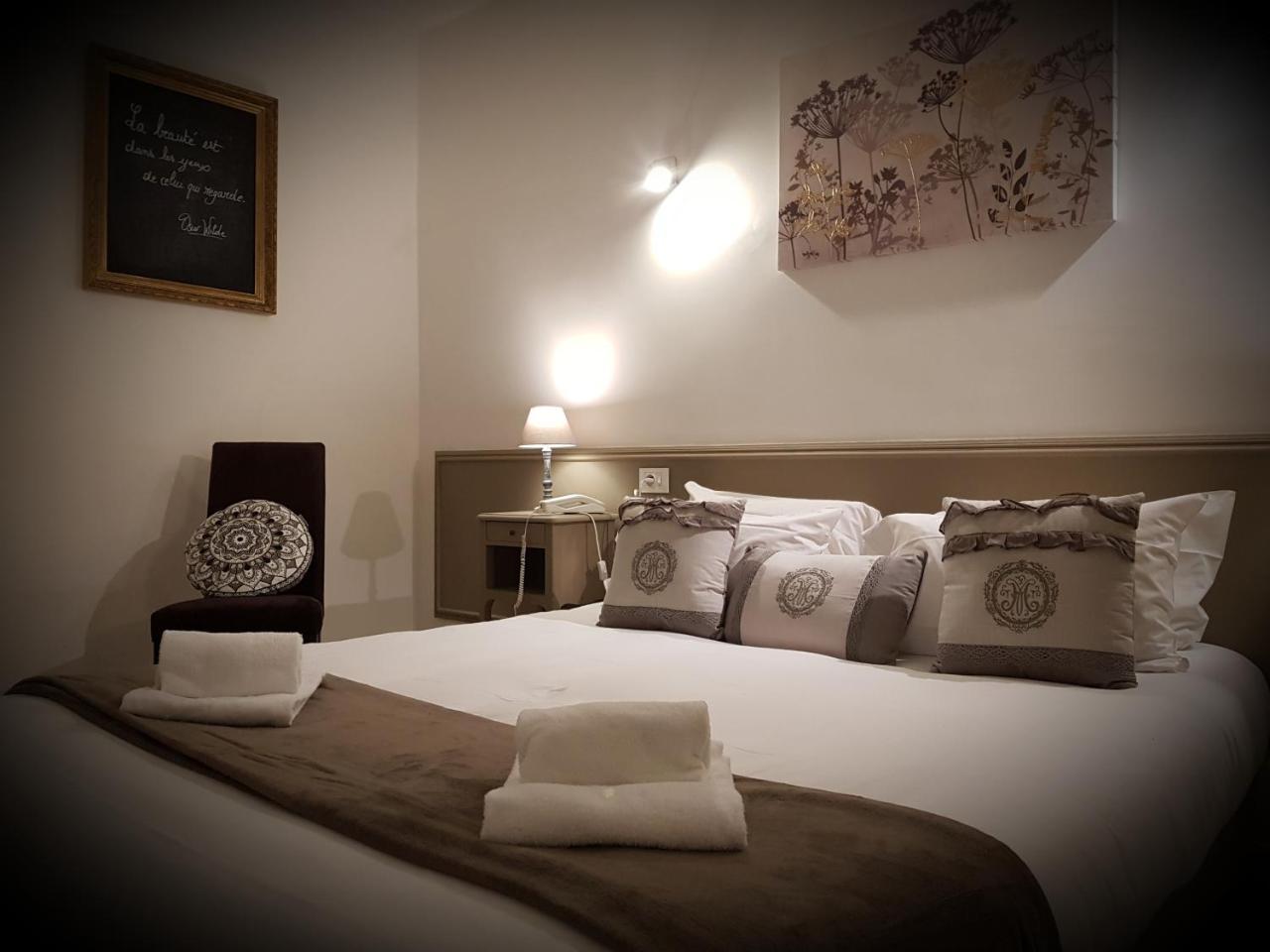 Hotel Du Chateau - Beynac Et Cazenac Dış mekan fotoğraf